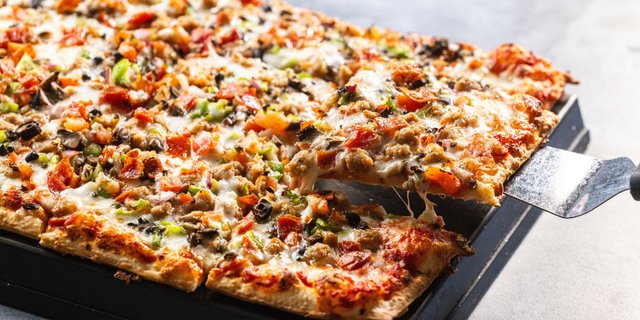 The Kitchen Sink Pizza