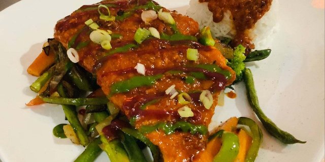 Grilled Salmon Special w/ Gravy
