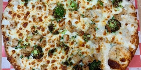 Broccoli Chicken Alfredo Pizza