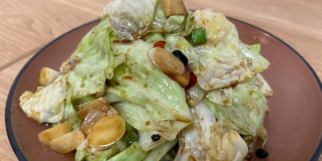 Stir-Fried Cabbage w/ Dry Chili