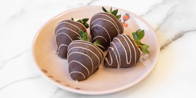 Chocolate Covered Strawberries Box