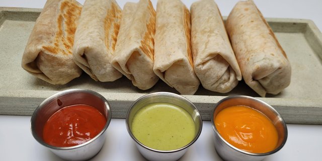 Bacon Cheeseburger Rollos