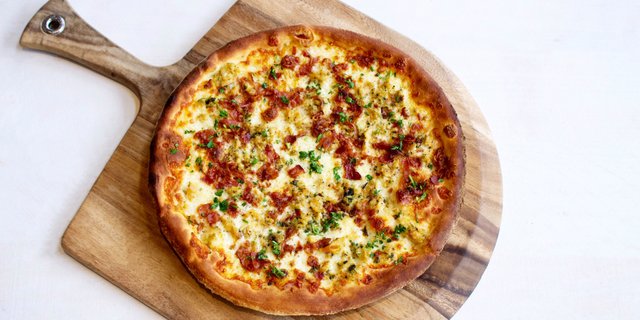 New Haven White Clam Pizza