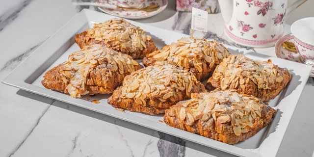 Half Dozen Almond Croissants