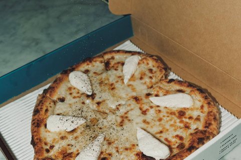 Gluten-Free Cacio e Pepe Pizza