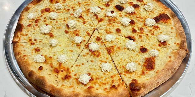 18" White Pizza