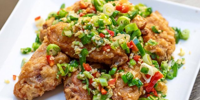 Deep-Fried Chicken Wings