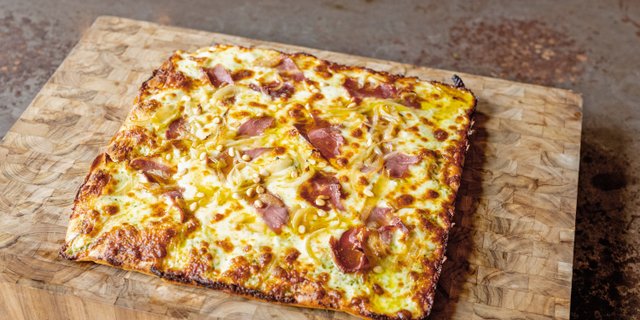 Prosciutto & Pesto Pizza