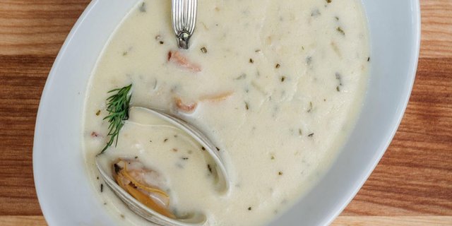 New England Clam Chowder (16 Oz.)