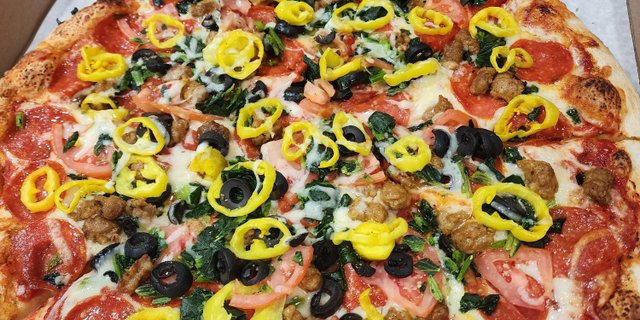 Deluxe Pizza