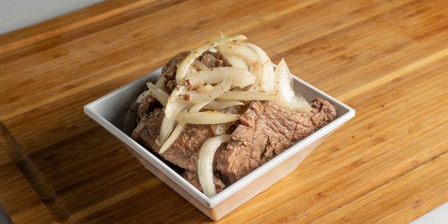 Bistec Encebollado