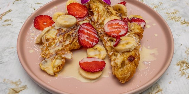 French Toast Croissant, Bacon & Eggs