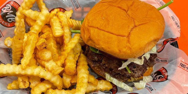 Single Cheeseburger Boxed Lunch