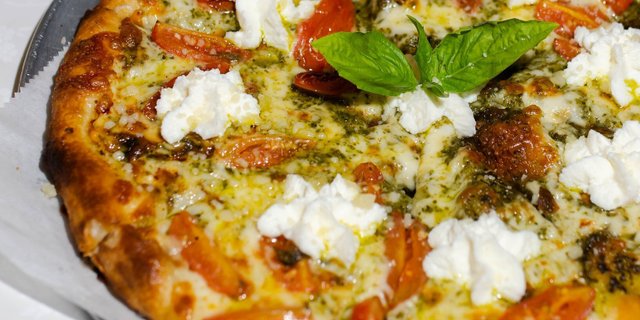 Pesto White Pizza Pie