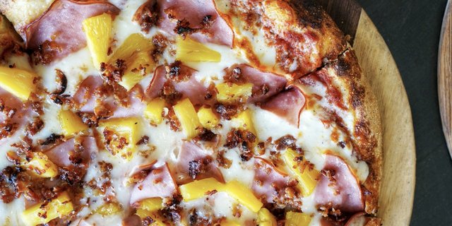 Hawaiian Pizza