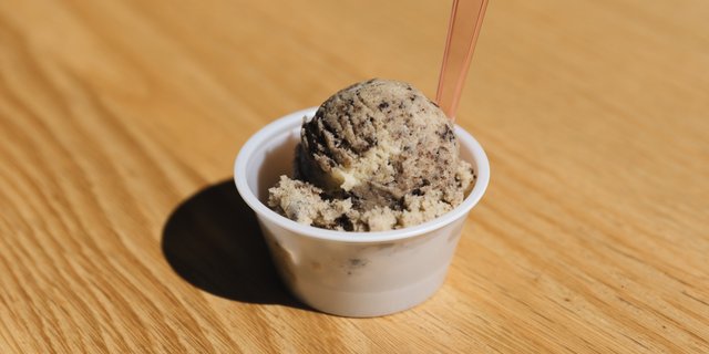 Cookies N Cream Cookie Dough Cup