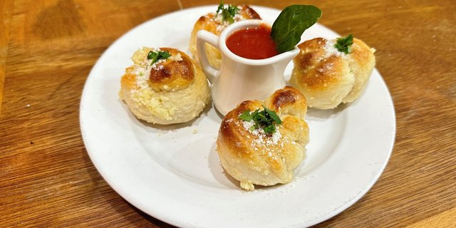 Garlic Knots