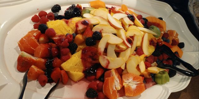 Buffet-Style Fresh Seasonal Fruit