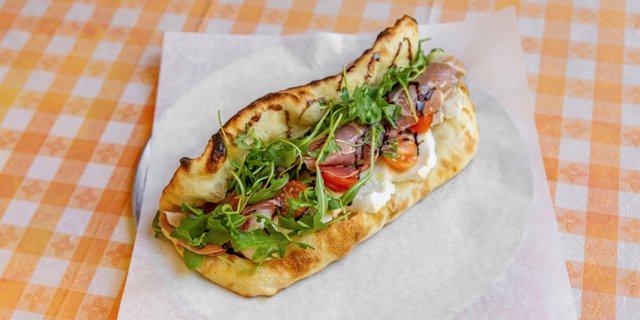 Panuozzo Con Prosciutto Di Parma