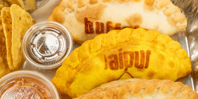 3-Empanada Lunch Box
