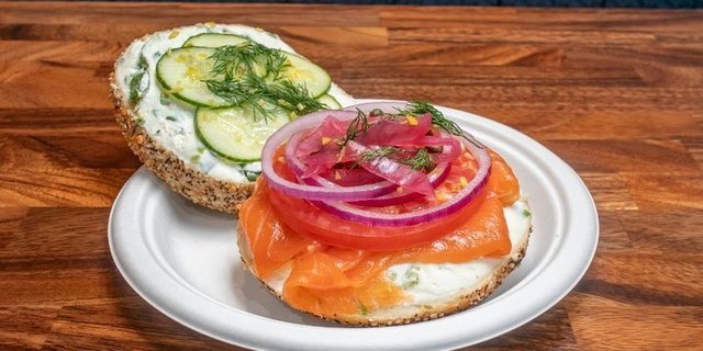 Smoked Salmon (Lox) Sandwich