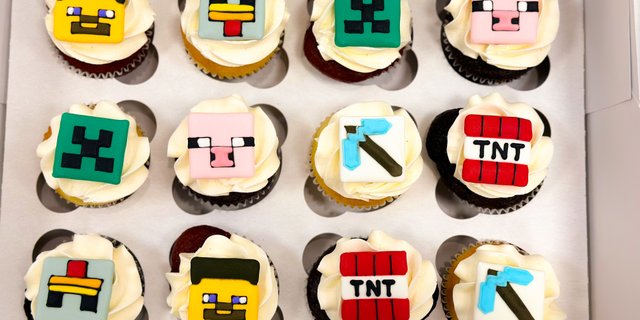 Minecraft Cupcake Gift Box