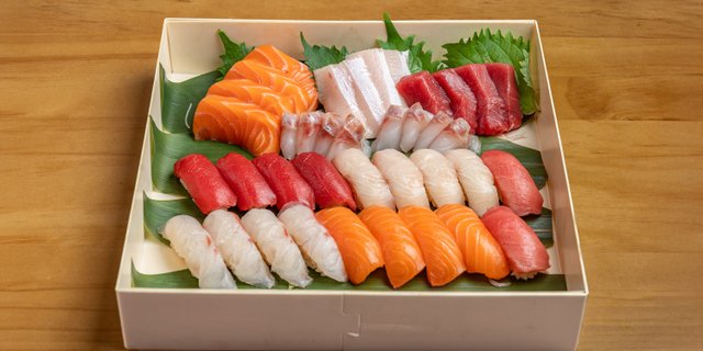 40 pcs Sushi & Sashimi