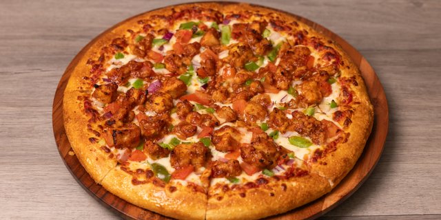 BBQ Chicken Bonanza Pizza