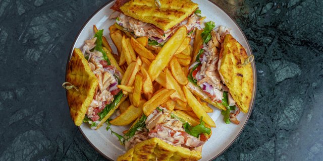 Mix Chicken & Pork Pita Club