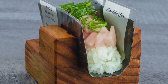 Hamachi & Scallions Hand Roll