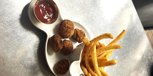 Chicken Nuggets & Fries