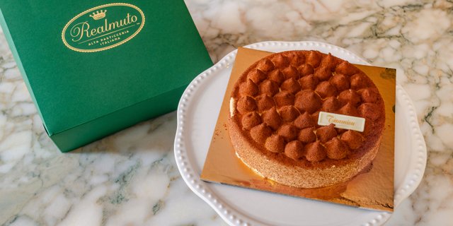 Tiramisu Cake
