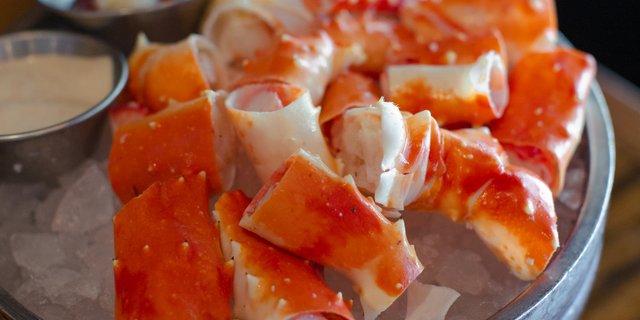 Norwegian Red King Chilled Crab