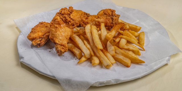 Fresh Crispy Chicken Wings Dinner