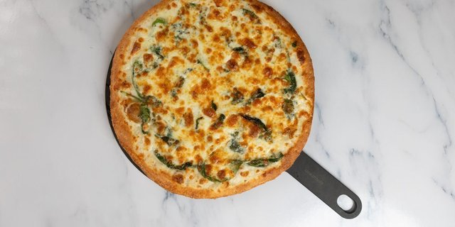 12" Gluten-Free Spinach Alfredo Pizza