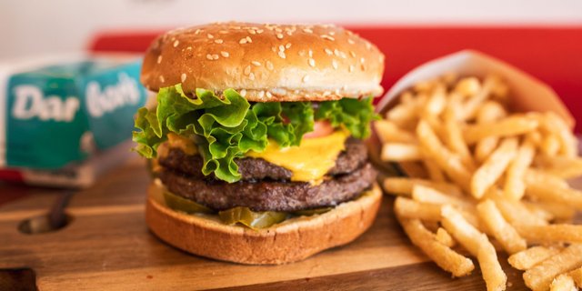Double American Classic Deluxe Burger
