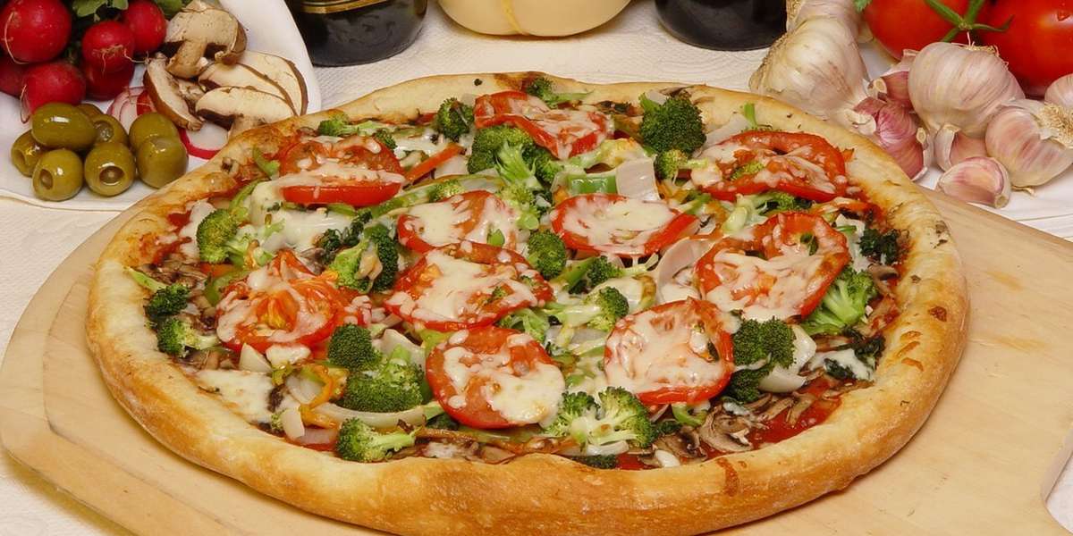 Famous Famiglia Pizza
