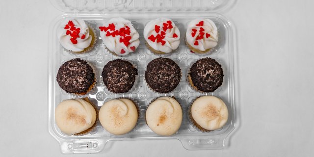 2 Dozen Mini Cupcakes