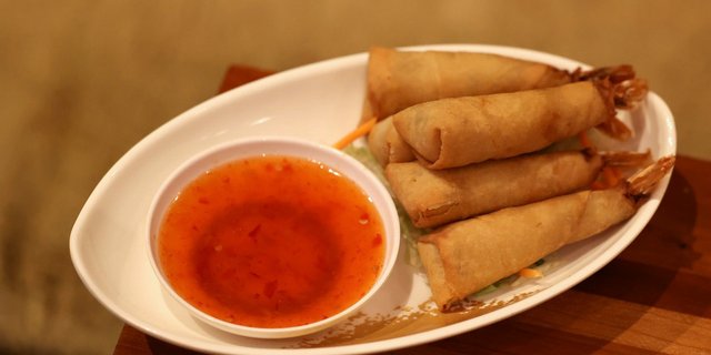 40-Pieces Shrimp Egg Rolls Tray