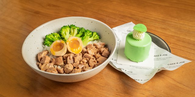 House-Made Pork Rice + Matcha Light Cream Cake + Strawberry Matcha Latte