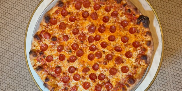 Classic Pepperoni Round Pizza