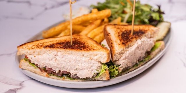 Tuna Sandwich