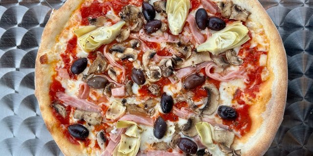 Capricciosa Pizza