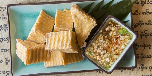 Thau Hou Tod (Crispy Tofu)