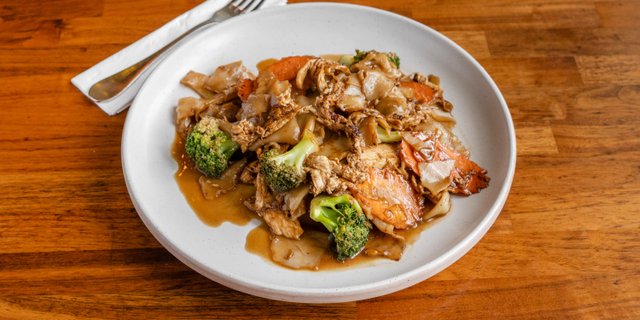 Pad See Ew Tray