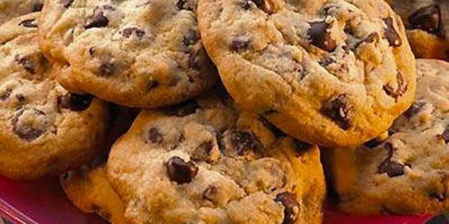 Jumbo Chocolate Chip Cookie