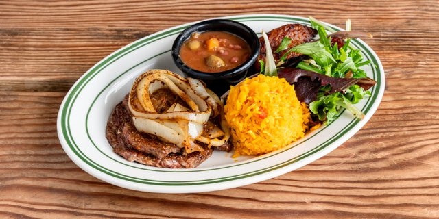 Bistec Encebollado