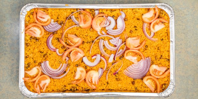 Moro (Rice W/ Peas) Tray