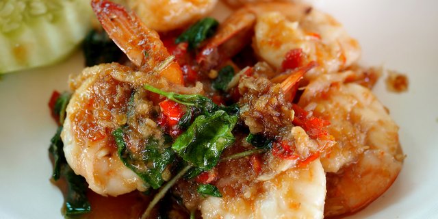 Shrimp-Basil Grapow
