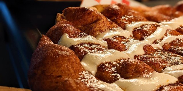 Cinna-Stix Dessert Pizza
